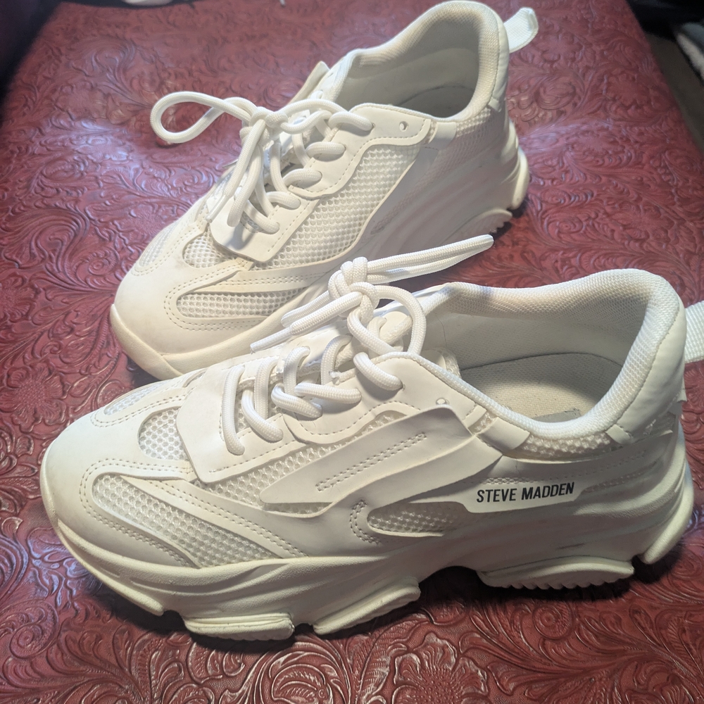 Steve Madden White Chunky Dad Sneakers